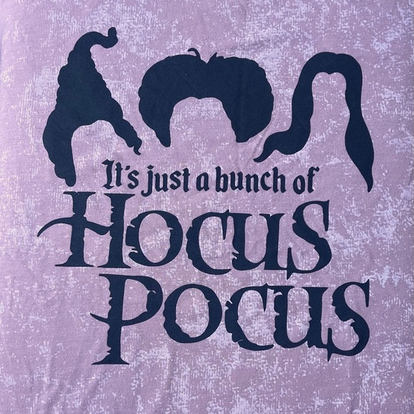 Disney Hocus Pocus Tee It’s Just a Bunch of Hocus Pocus EUC - Picture 3 of 4